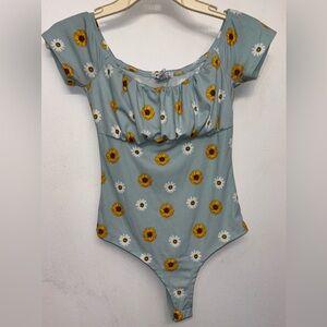 rue21 Baby Blue& Flower Printed Short Sleeve One Piece Bodysuit Womans Size XS